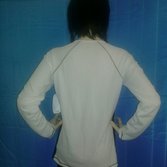 ALO T - SHIRT LONG SLEEVES WHITE COLOR. - Picture 5 of 8